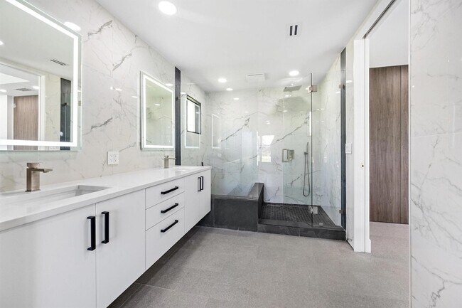 Building Photo - 6878 Touchstone Cir