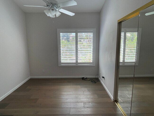 Building Photo - Charming 3-Bedroom Home Backing to Greenway with Golf Course Access