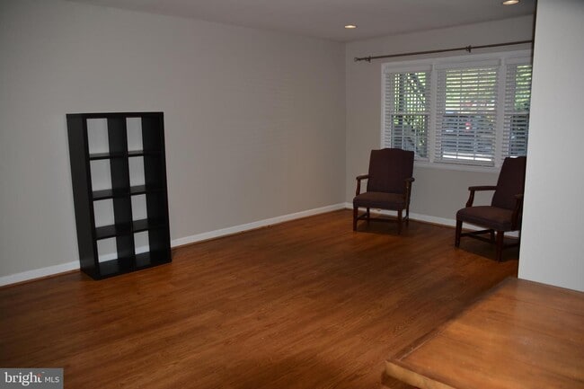 Primary Photo - 9451 Fairfax Blvd