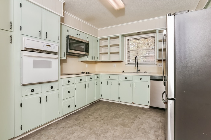 Building Photo - 6809 Comanche Dr