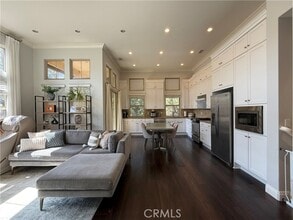 Building Photo - 93 Thornhurst
