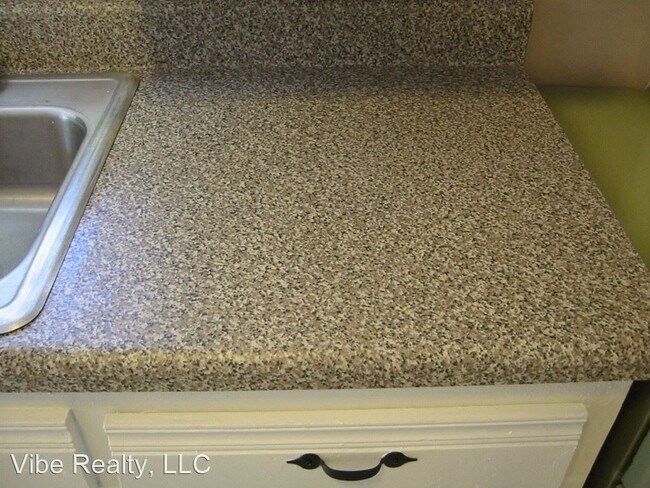 Building Photo - 1 br, 1 bath House - 604A S 14th St.