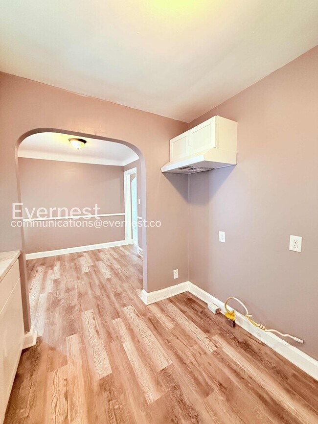 Building Photo - 9460 Wayburn St