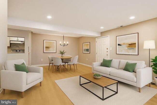 Building Photo - 1603 Carriage House Terrace