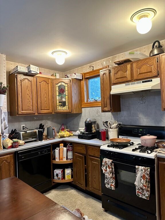 Building Photo - 19 Boston Ave