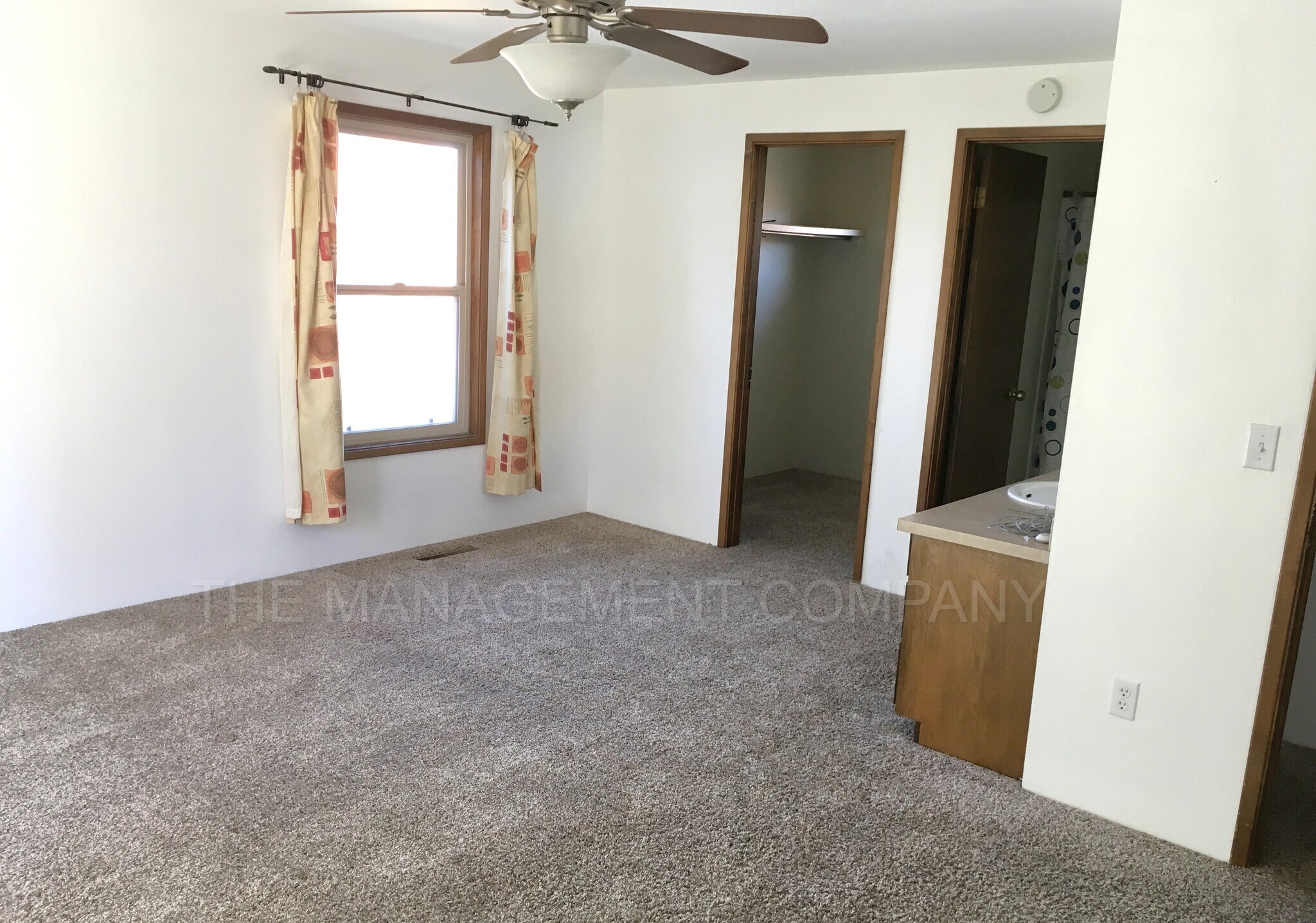 Building Photo - 1127 Sunburst St