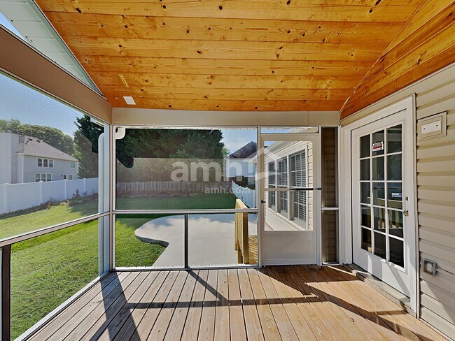 Building Photo - 14 Arbordale Ln