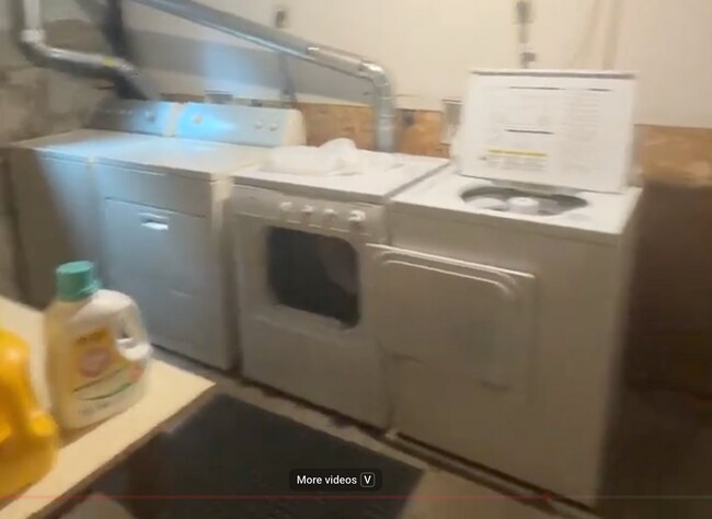 Building Photo - 4727 NE 10th Ave