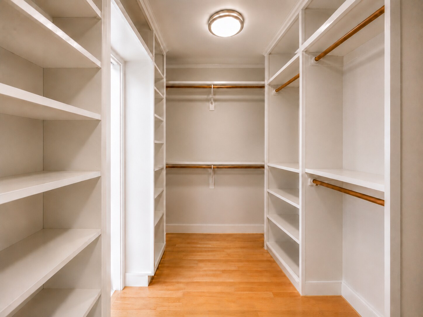 Building Photo - 715 Leister Dr