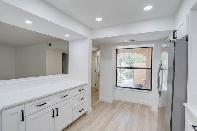 Building Photo - 1111 Salerno Ct