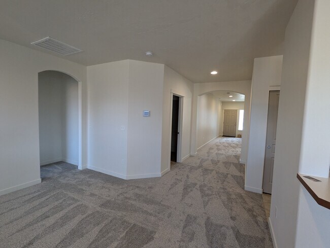 Building Photo - 3667 SW Pumice Stone Ave