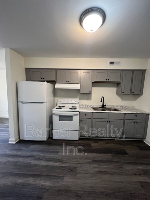 Building Photo - 555-4 E. Edenton Street