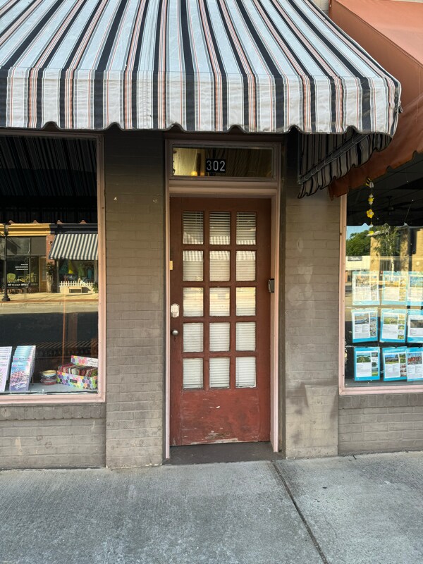 Building Photo - 302 Virginia Ave