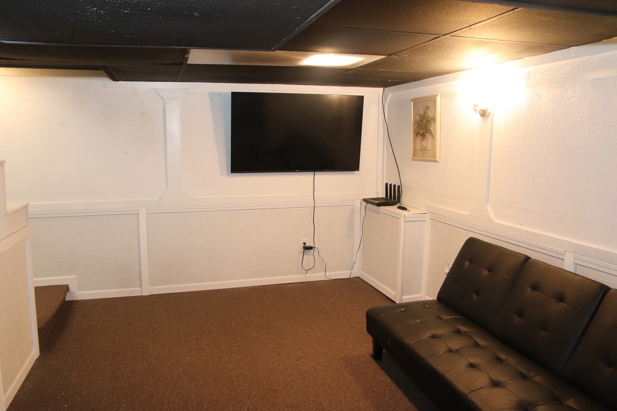 Basement - 19315 Roscommon St