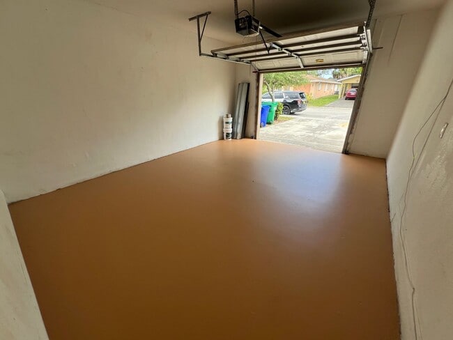 Building Photo - Great 3 Bedroom Home