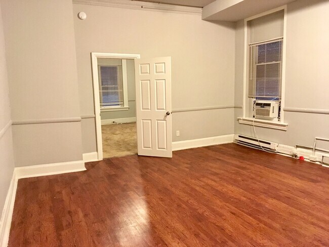 Interior Photo - Woodhome Flats