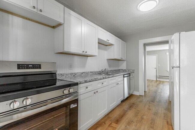 Building Photo - 1010 Glenwood Dr