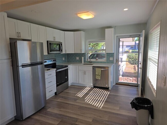 Building Photo - 915 Norman Dr