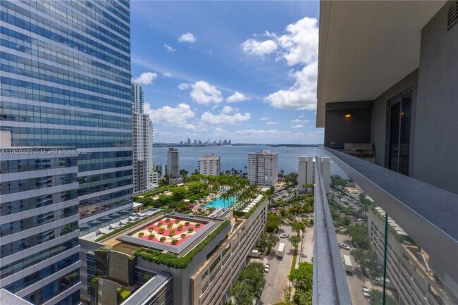 Building Photo - 1451 Brickell Ave