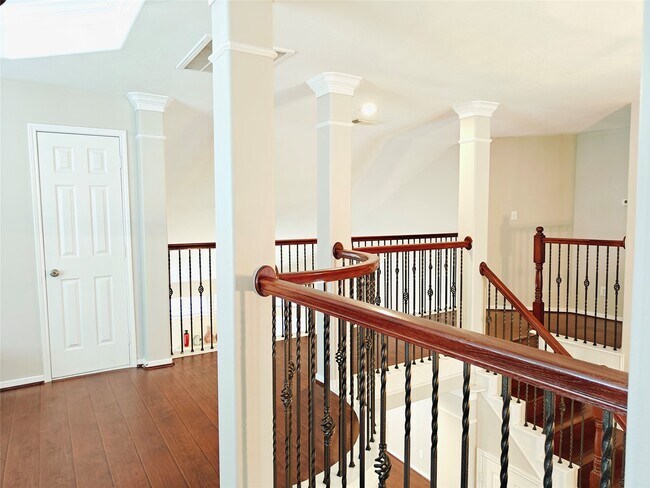 Building Photo - 26418 Creston Woods Dr