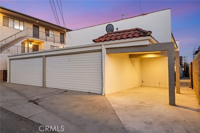 Building Photo - 621 E Cedar Ave