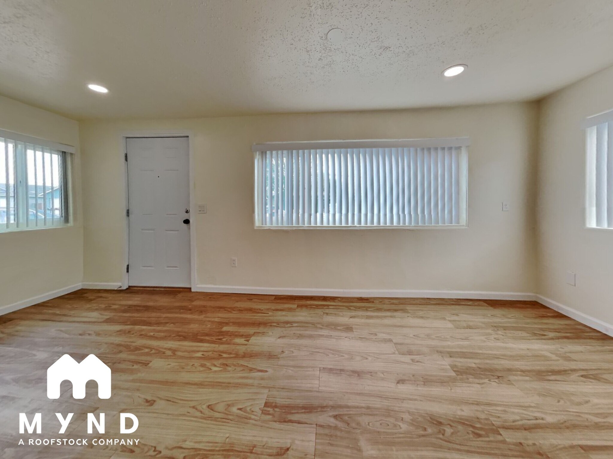Building Photo - 6017 W Gardenia Ave