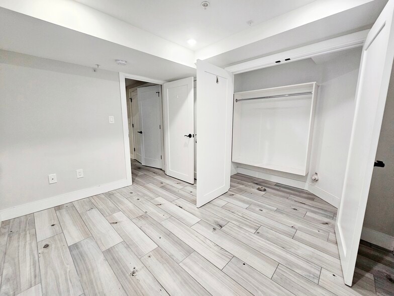 Building Photo - 79 Linden St