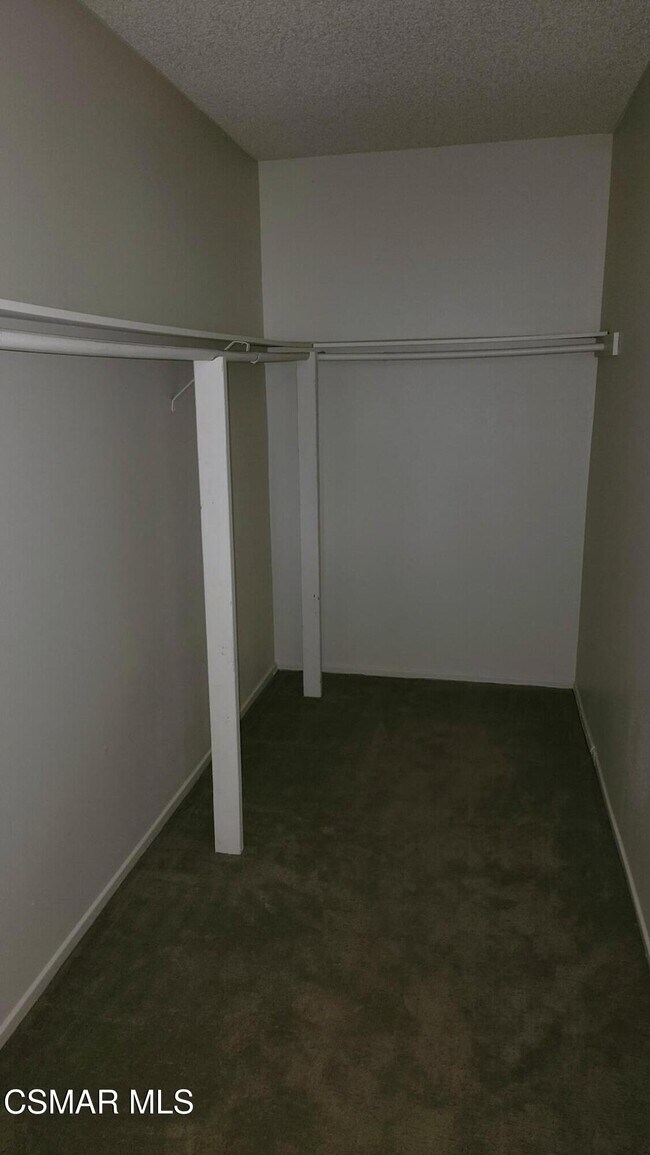 Building Photo - 3050 Wildwood Ave