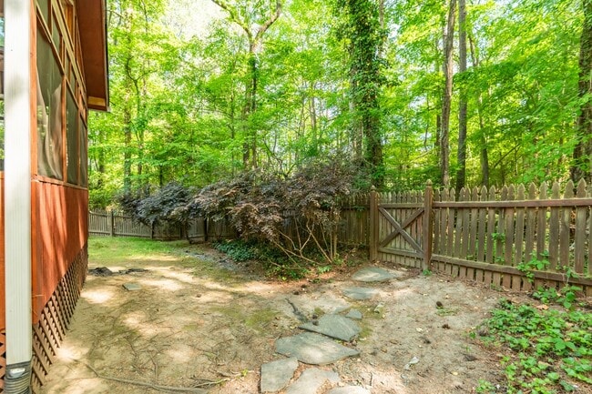 Building Photo - Single Family Home: Durham/Chapel Hill Line