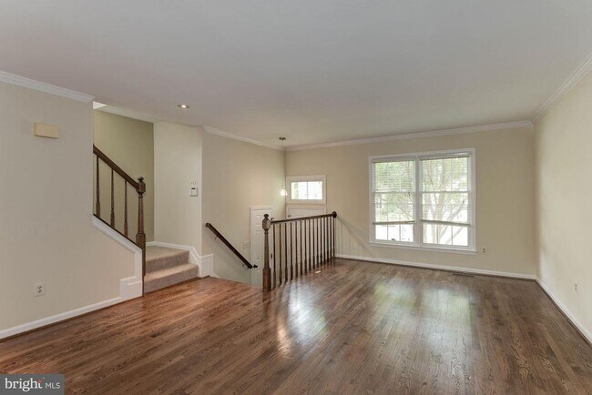 Building Photo - 1264 Quaker Hill Dr