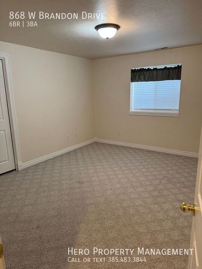 Building Photo - 868 Brandon Dr