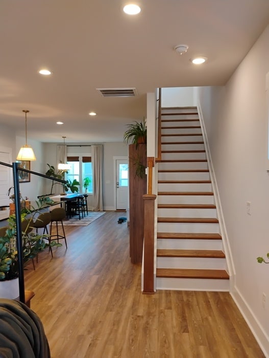 Building Photo - 353 Wash Holw Dr