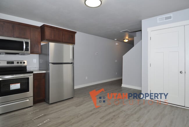 Building Photo - 14424 S Ferndale Way