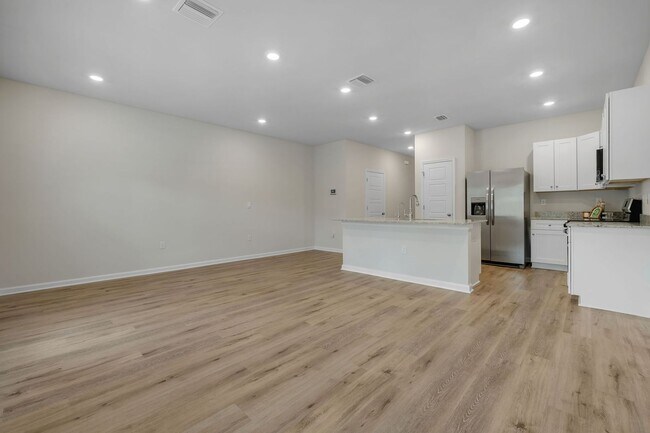 Building Photo - 173 Turpentine Dr