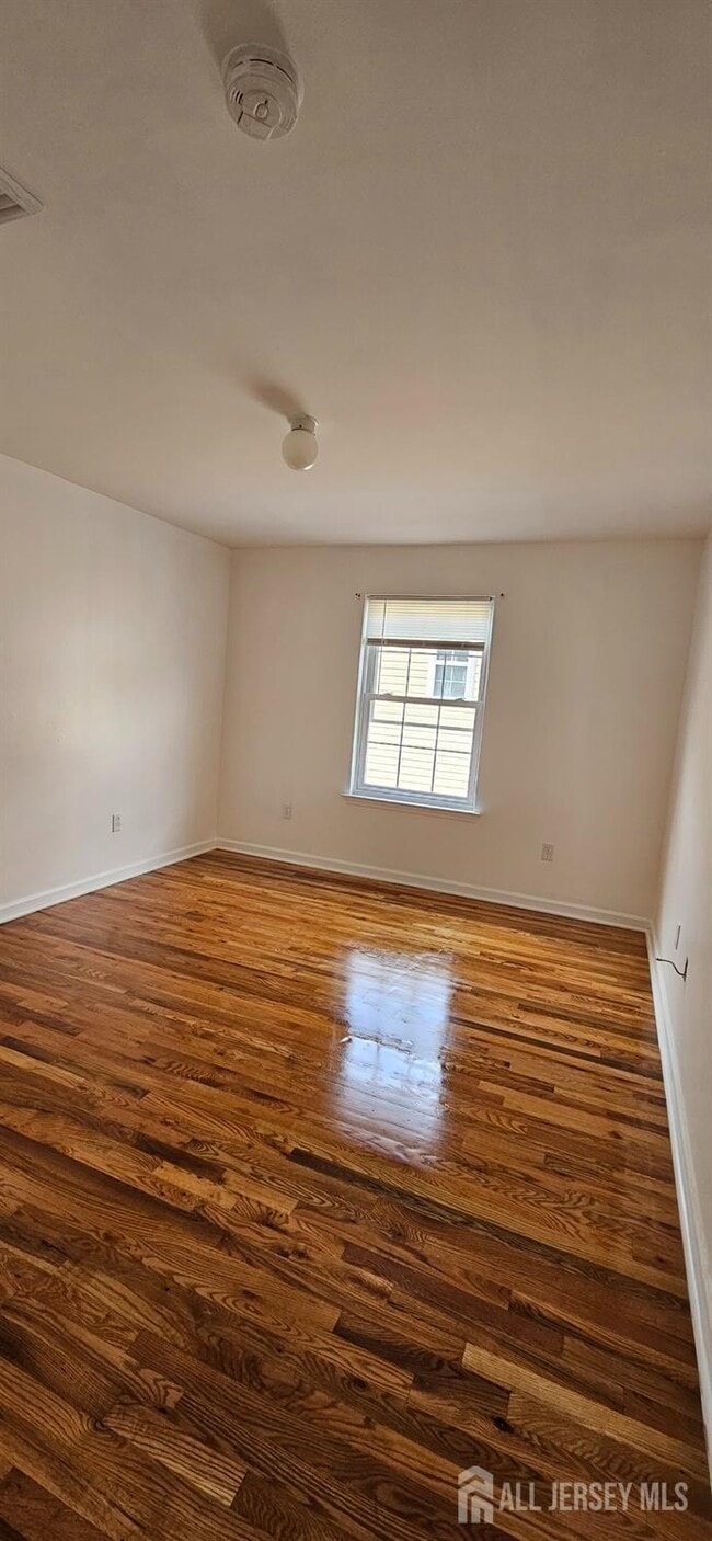 Building Photo - 655 4th St