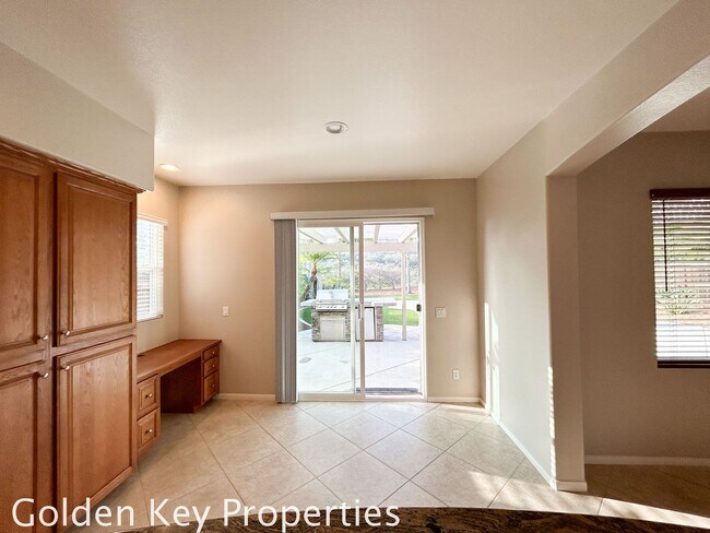 Building Photo - Beautiful Executive home located in the Ravinia community in Calavera Hills!