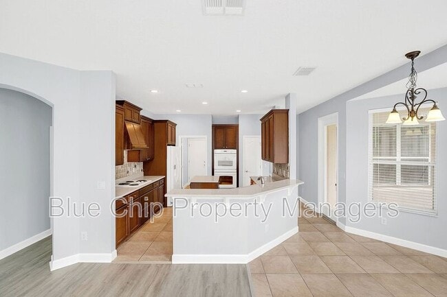 Building Photo - 10074 Iverson Dr