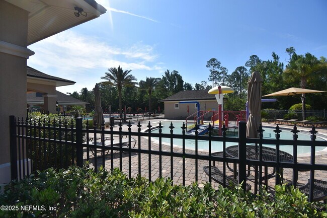 Building Photo - 70200 Roseapple Ct