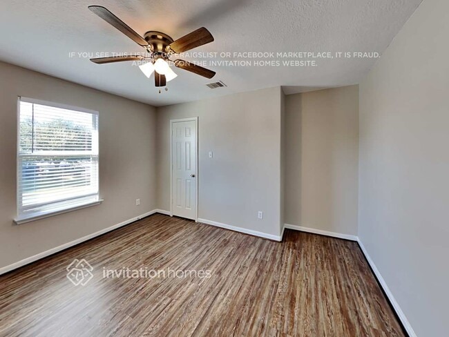 Building Photo - 3827 Middlecrest Ln