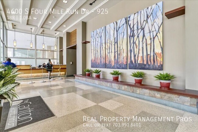 Building Photo - 4600 S Four Mile Run Dr