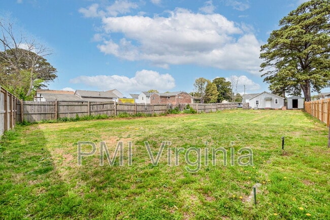 Building Photo - 4217 Dunning Rd