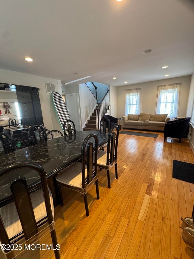 Building Photo - 106 Poplar Ave