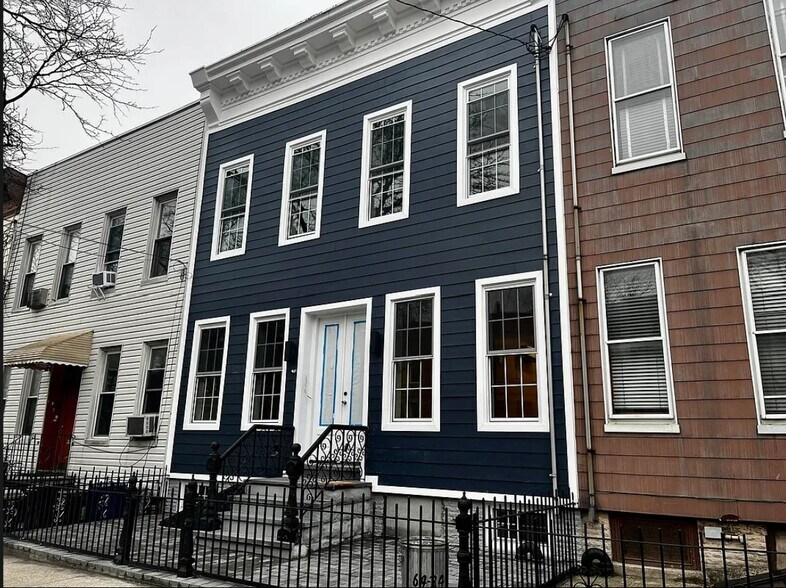 Primary Photo - 6434 68th Ave