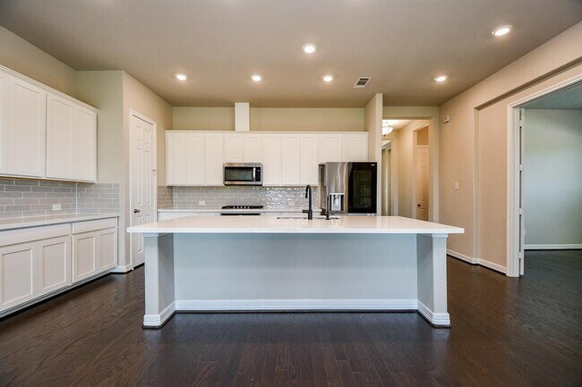 Building Photo - 6030 Marsh Lk Ct