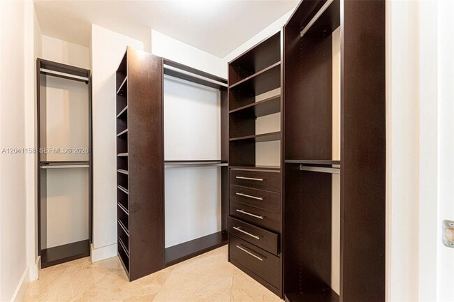 Building Photo - 15901 Collins Ave