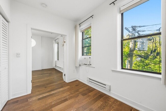 Building Photo - 366 2nd St