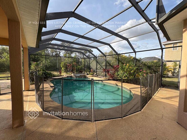 Building Photo - 13075 Peregrin Cir