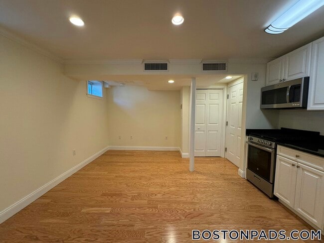 Building Photo - 3 Langdon St