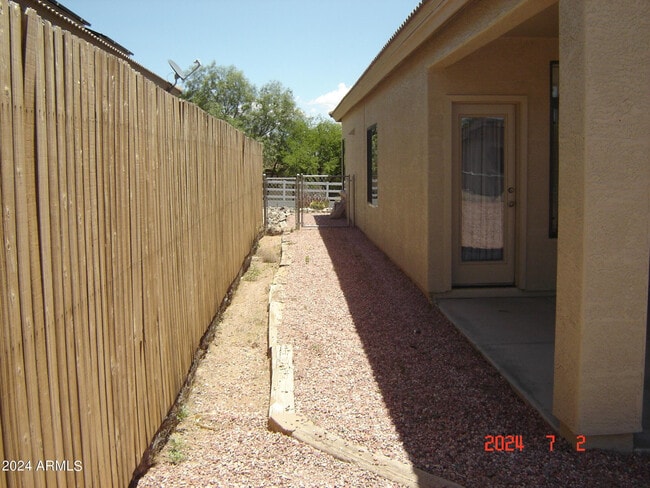 Building Photo - 27180 Bennett Way