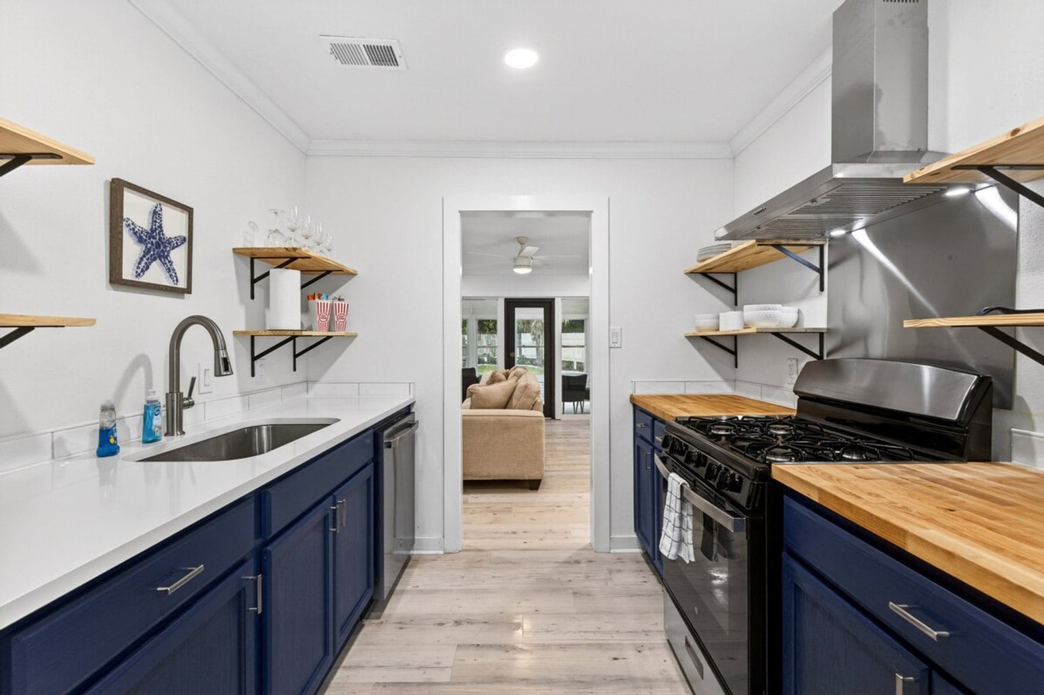Building Photo - 203 Eleanor Ave